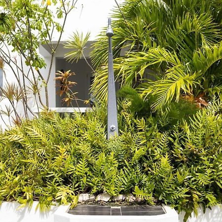 Jan ThielPalm Crestアパートメント エクステリア 写真
